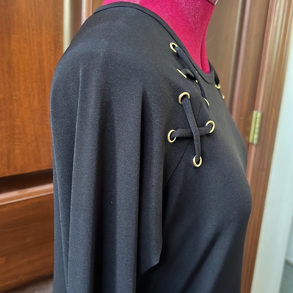 Michael Kors   Simply elegant  Long sleeve Scoopneck/ gold accents Dress  Size S - Picture 8 of 13